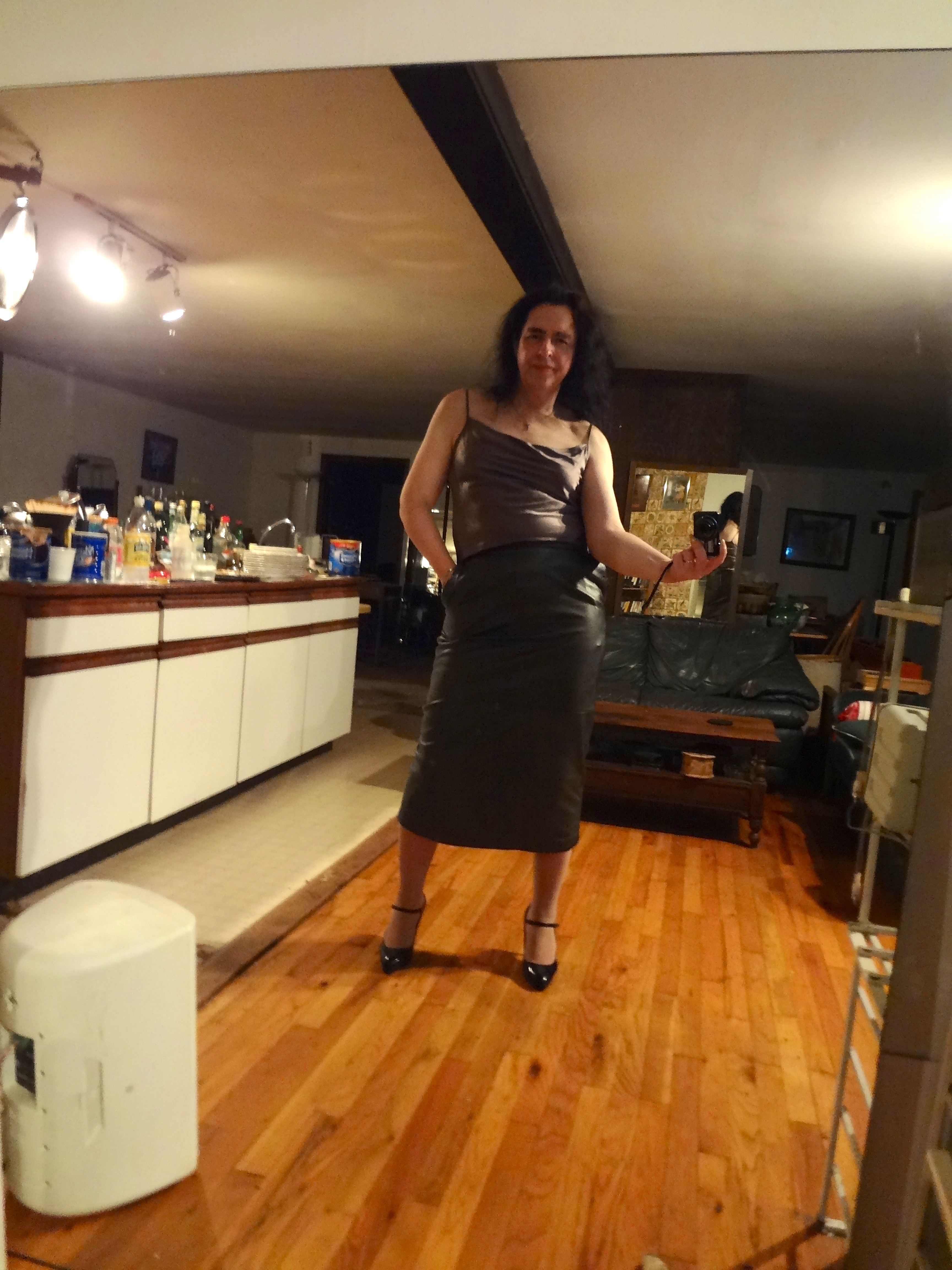 ./DSC01177 - BARB - Deep Stiletto Mode - highlighted - FACEBOOK Profile Photo - Wait.JPG